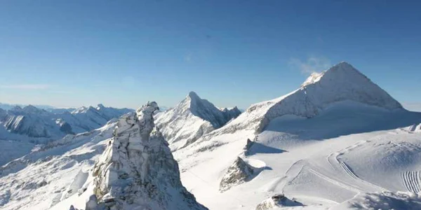 Clubul alpinistilor  de femei inaccesibile