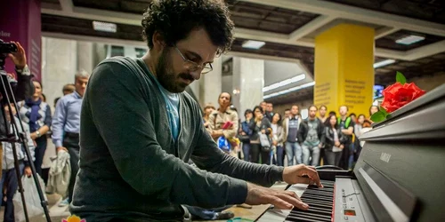 Teo Milea în concert la metrou