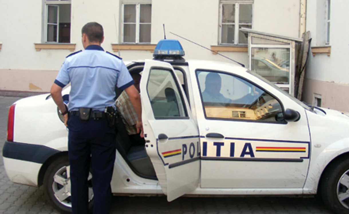Maşinile poliţiei vor avea dotări noi