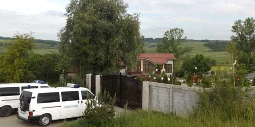 percheziţie la casa primarului nandi covlea FOTO Corina Macavei