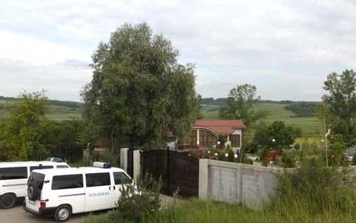 percheziţie la casa primarului nandi covlea FOTO Corina Macavei 