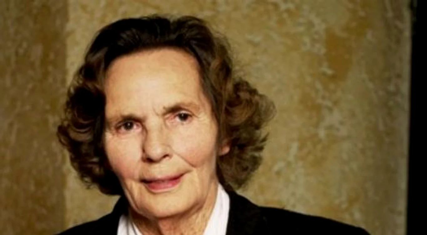 
    Regina Ana a murit la vârsta de 92 de ani   