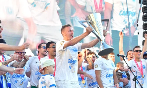 Universitatea Craiova, sarbatorind titlul din Superliga (Sportpictures) 1 jpg