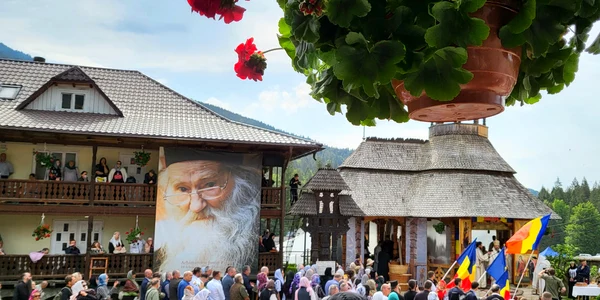 parinteleiustinparv3 manastirea paltin jpg