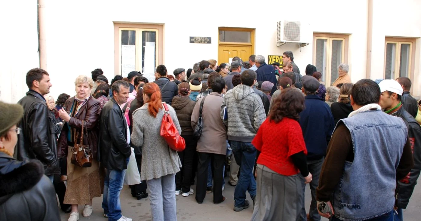 Beneficiarii sunt aşteptaţi să-şi depună cererile