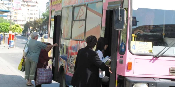 O femeie din autobuz a ajuns la spital