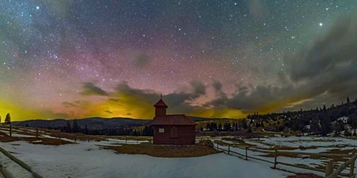 Aurora Boreală Hargita fotograf Attila Munzlinger FOTO facebook.com/attila.munzlinger