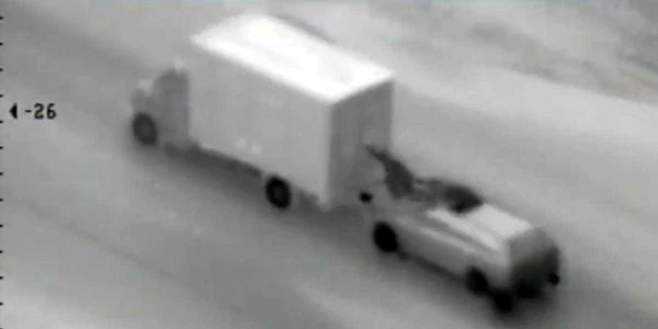 Hoţii acţionau noaptea şi furau din TIR-urile aflate în mers