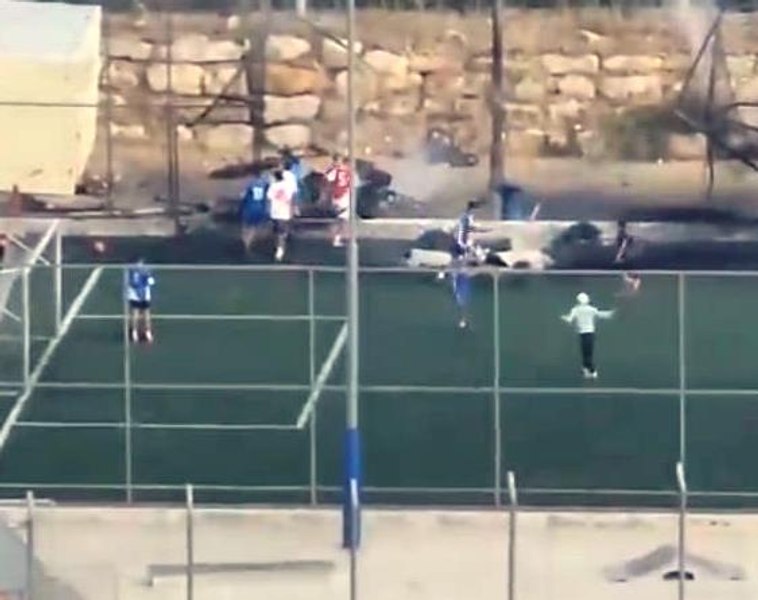 Momentul în care un teren de fotbal din Israel a fost lovit de o rachetă: „Este răul pur”. Printre morți sunt și copii VIDEO
