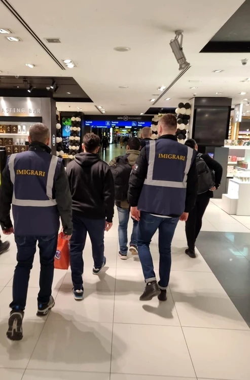 În cazul în care se încalcă legea lucrătorii sunt trimiși acasă FOTO: IGI