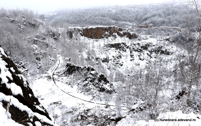 Fosta carieră minieră de la Ghelari. FOTO: Daniel Guţă. ADEVĂRUL