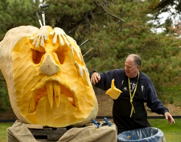 Scott a lucrat două zile pe acest dovleac