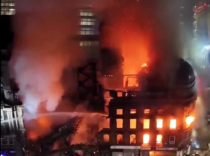 Un incendiu lângă gara centrală din Glasgow  FOTO: X