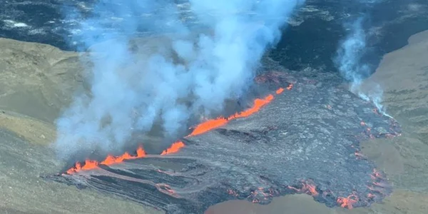 Erupţie în Islanda într o fisură vulcanică în apropiere de Reykjavik foto twitter  Il Mondo dei Terremoti