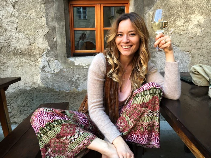 
    Laura Cosoi nu are timp de copiiFoto: arhivă personală  