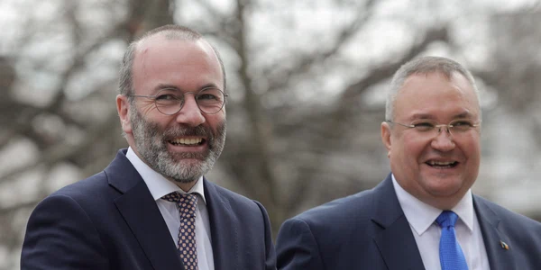 Preşedintele PNL Nicolae Ciucă îl primeşte pe preşedintele Partidului Popular European, Manfred Weber, la sediul PNL din București. FOTO Inquam Photos / George Călin