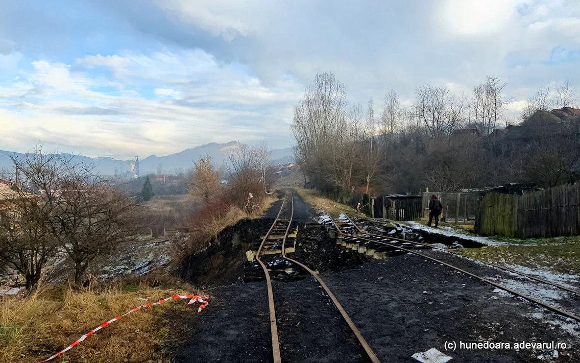 Calea ferata Lonea Petrila Foto Daniel Guță  ADEVĂRUL (12) 001 jpg