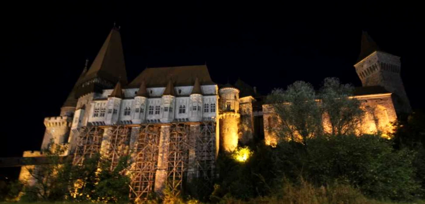 Castelul Corvinilor este unul dintre monumentele fascinante din Hunedoara. FOTO: Daniel Guţă.