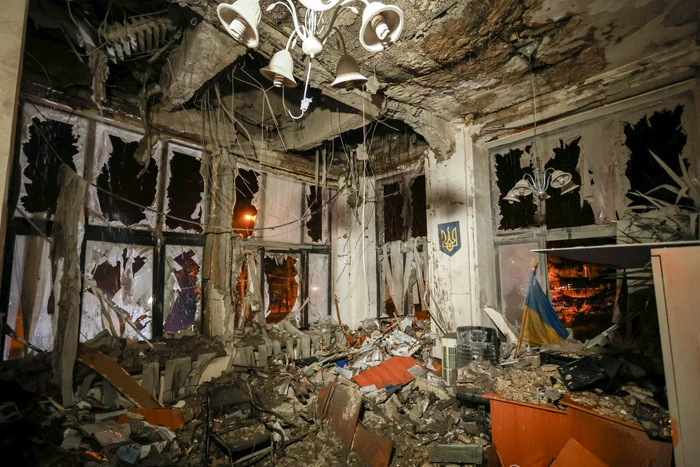 A fost distrusă de bombardamente și o clădire istorică din Ucraina Foto: Volodimir Zelenski/X