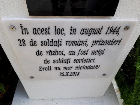 monument husi