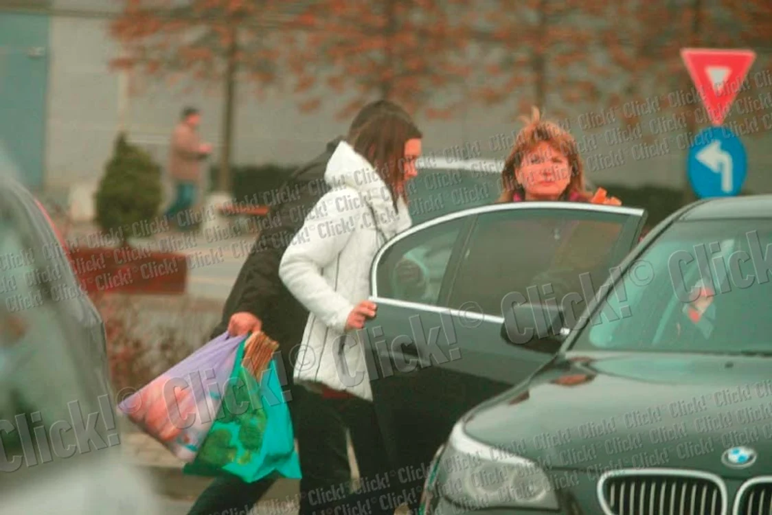 Maria Băsescu este însoţită pretutindeni de gărzile de corp (Fotografii: Sorin Puiu)
