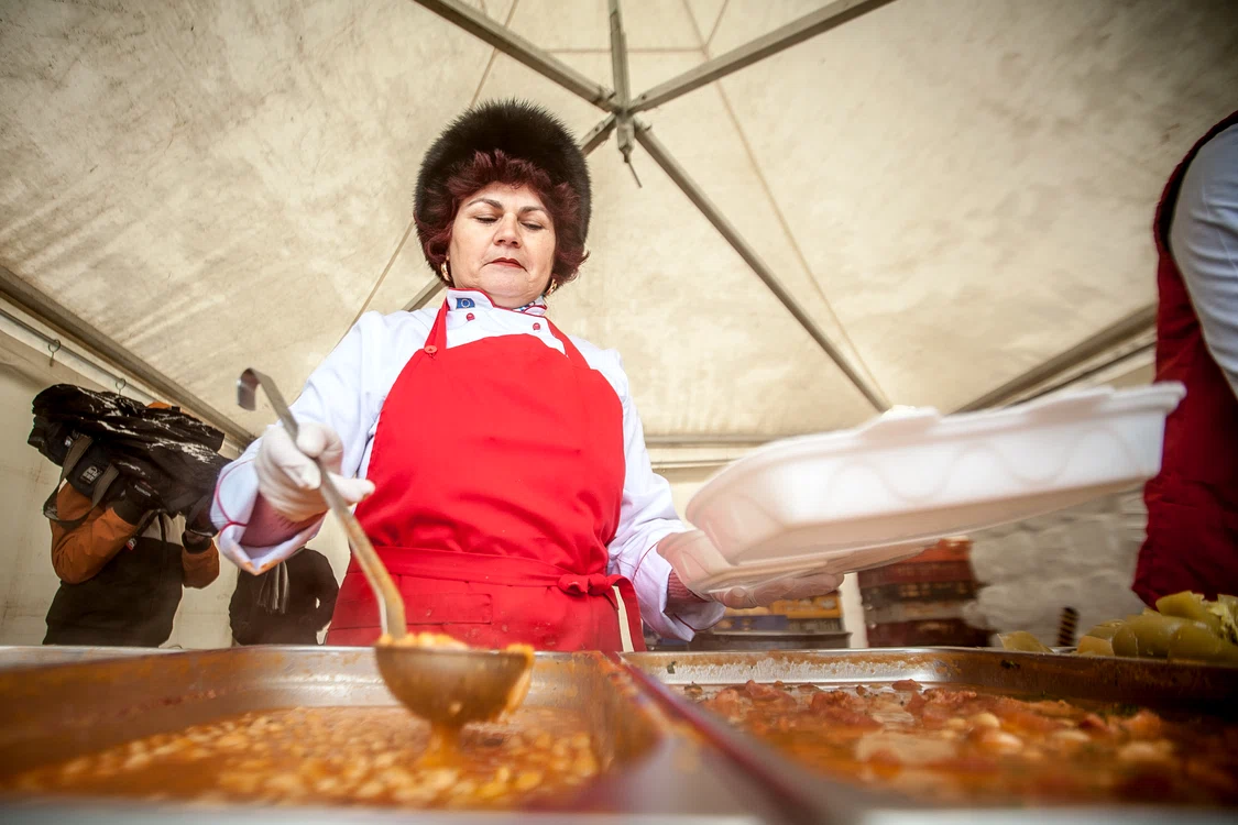 7000 de porții de fasole au fost gătite la Alba Iulia