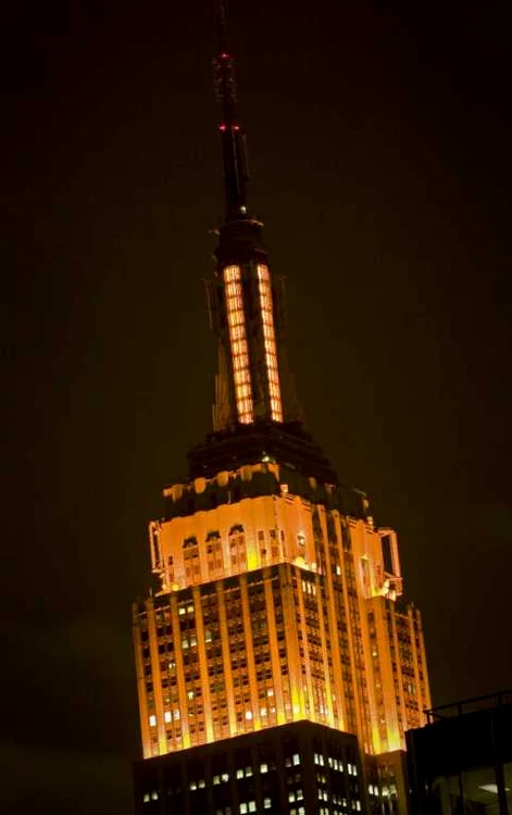 
    Clădirea, un simbol al Manhattan-ului, este des folosită în diferite ceremonii aniversare.  