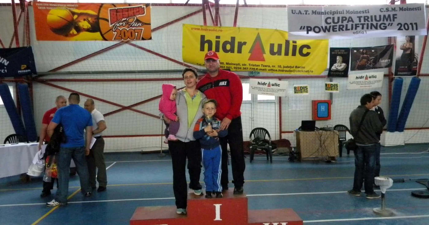 Mihaela, Sorin şi copiii lor