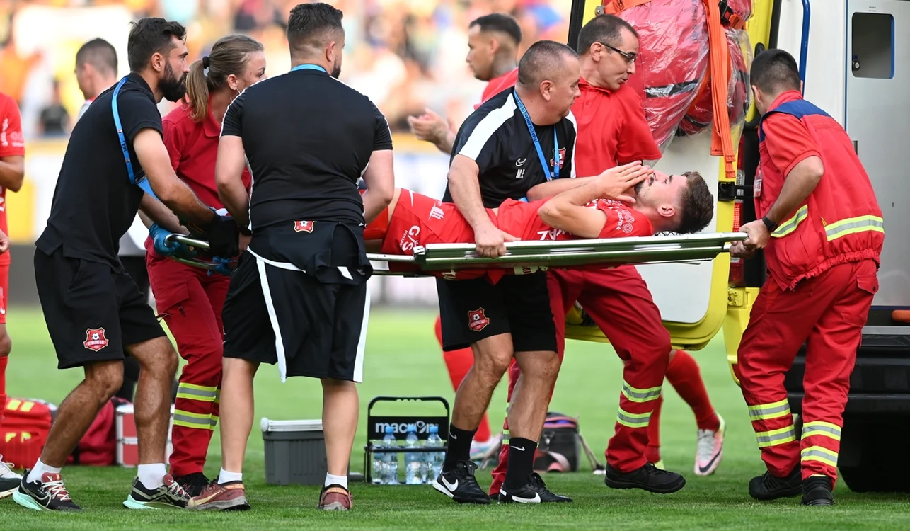 Dragoș Iancu a ajuns direct la spital, pregătindu-se de operație (FOTO: Sportpictures)