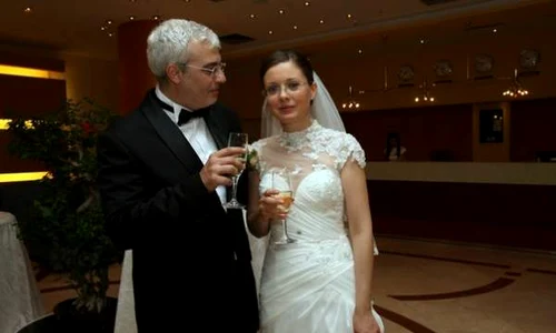 Artistul s a însurat cu Alina în anul 2011, iar după scurt timp aceasta a adus pe lume o fetiţă, acum în vârstă de aproape doi ani jpeg