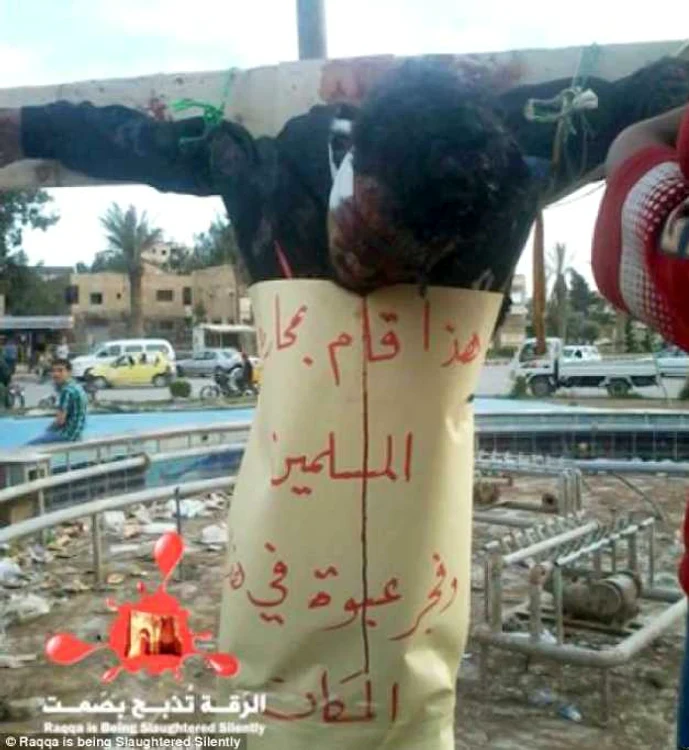 Sirieni crucificaţi de jihadişti în Raqqa