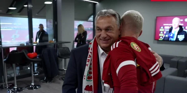 Viktor Orban a purtat un fular cu harta Ungariei Mari. Foto: Captură video Facebook/ Viktor Orban