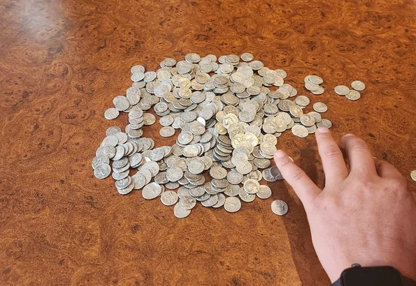 Tezaurul descoperit în comuna Șoimuș (foto: Facebook / Mihai Gabriel Irimie)