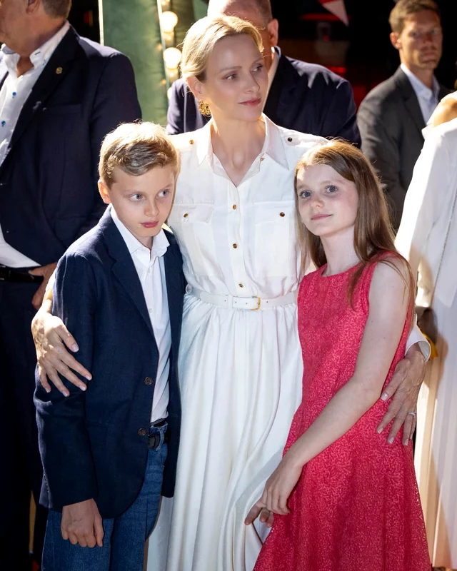 Charlene de Monaco, alături de Jacques și Gabriella