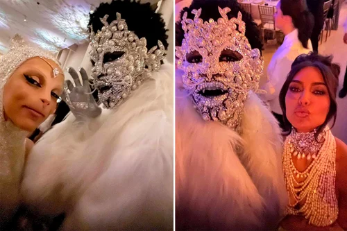 Lil Nas X, îmbrăcat ca o pisică, în costum cu diamante