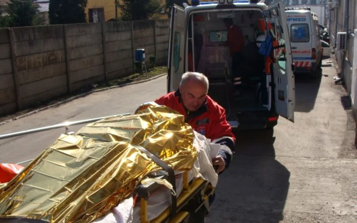 Minorul a fost dus la spital abia după 36 de ore de la momentul în care o oală cu apă clocotită a căzut peste el FOTO Adevărul