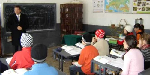 Prefectul de Mehedinţi, Ion Mîţu, anunţă o anchetă la Şcoala Jirov