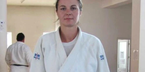 Tânăra face judo de 20 de ani