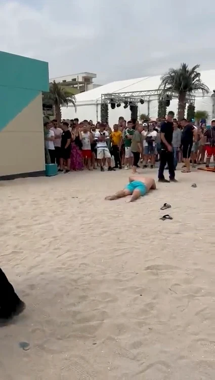 Un scandalagiu liniștit forțat pe plaja din Costinești