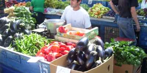 Bacau: Proviziile pentru iarnă, înghiţite de criza economică