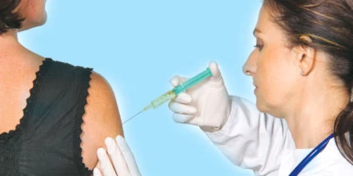 Vaccinarea este recomandată femeilor gravide cu sarcină mai mare de 14 săptămâni