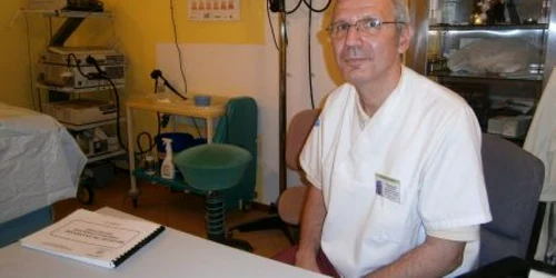 Medicul studiază evoluţia cancerului de colon în judeţul Mehedinţi