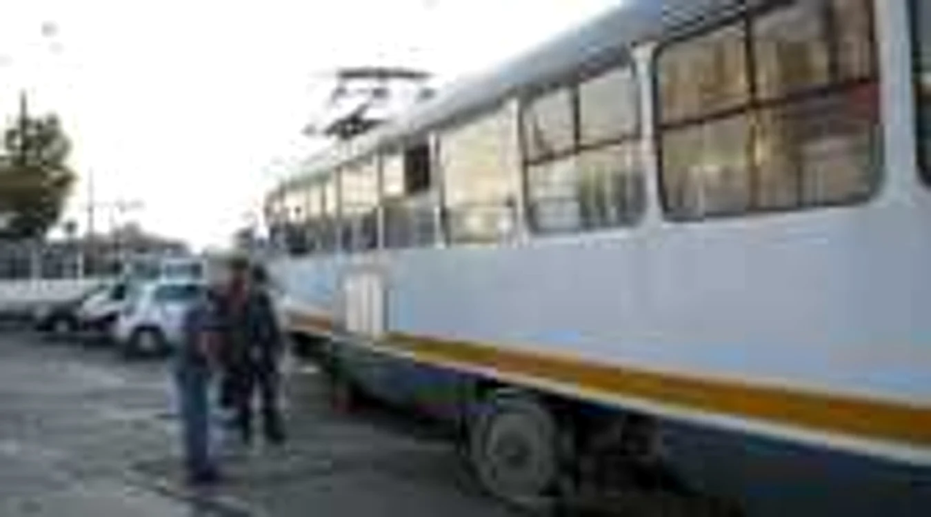 VIDEO Bucureşti: Un tramvai a deraiat pe Calea Rahovei