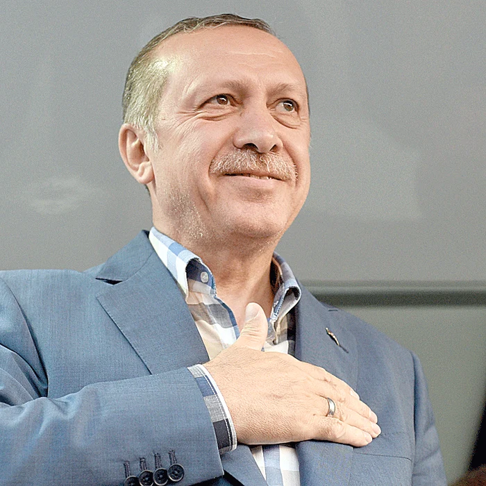 
    120 de familii s-au întors în ţară după 30 de ore sub ploaia de gloanţe  