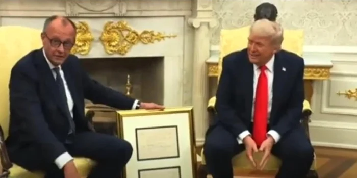 Cadoul inedit al cancelarului Friedrich Merz pentru Donald Trump. FOTO: captură video