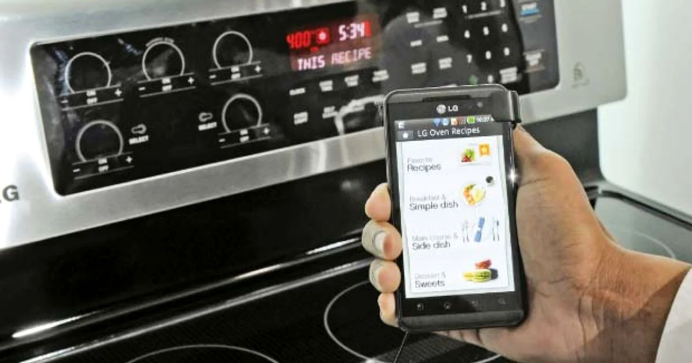 Tehnologia care permite programarea aragazului printr-o simplă aplicaţie a fost prezentată la  începutul acestui an