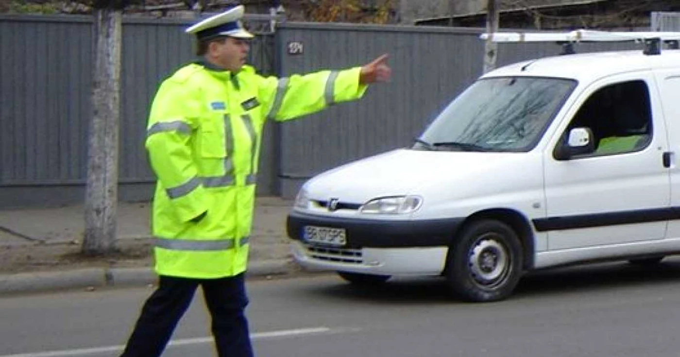 Opt şoferi au devenit pietoni pentru toată vara