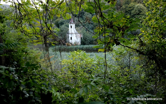 Biserica de la coada Lacului Cinciș. Foto: Daniel Guță. ADEVĂRUL