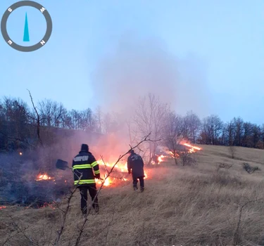 Incendiu de vegetație FOTO ISU/ Facebook