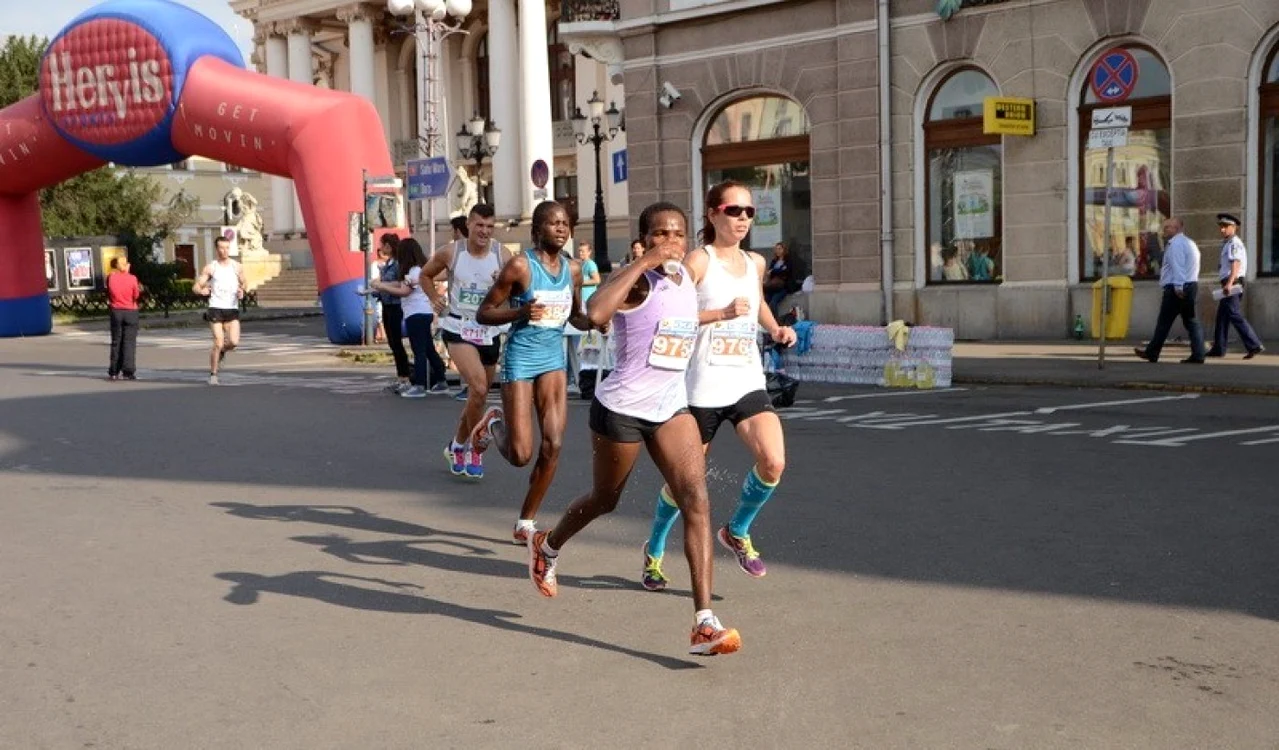 O tură de circuit a avut 5,27 km